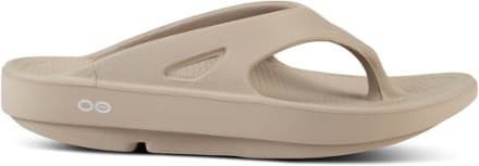 OOFOS OOriginal Sandals Khaki 6 Mens/8 Womens by OOFOS — recommended by Emily Keddie